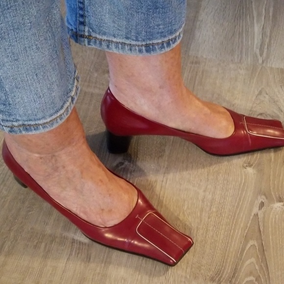 Prada Pumps - Picture 4 of 7